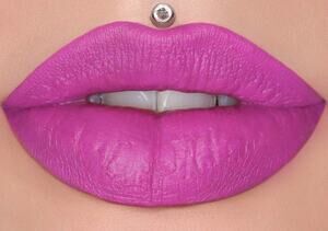 Jeffree Stra Velvet Trap Lipstick in Always Faithful